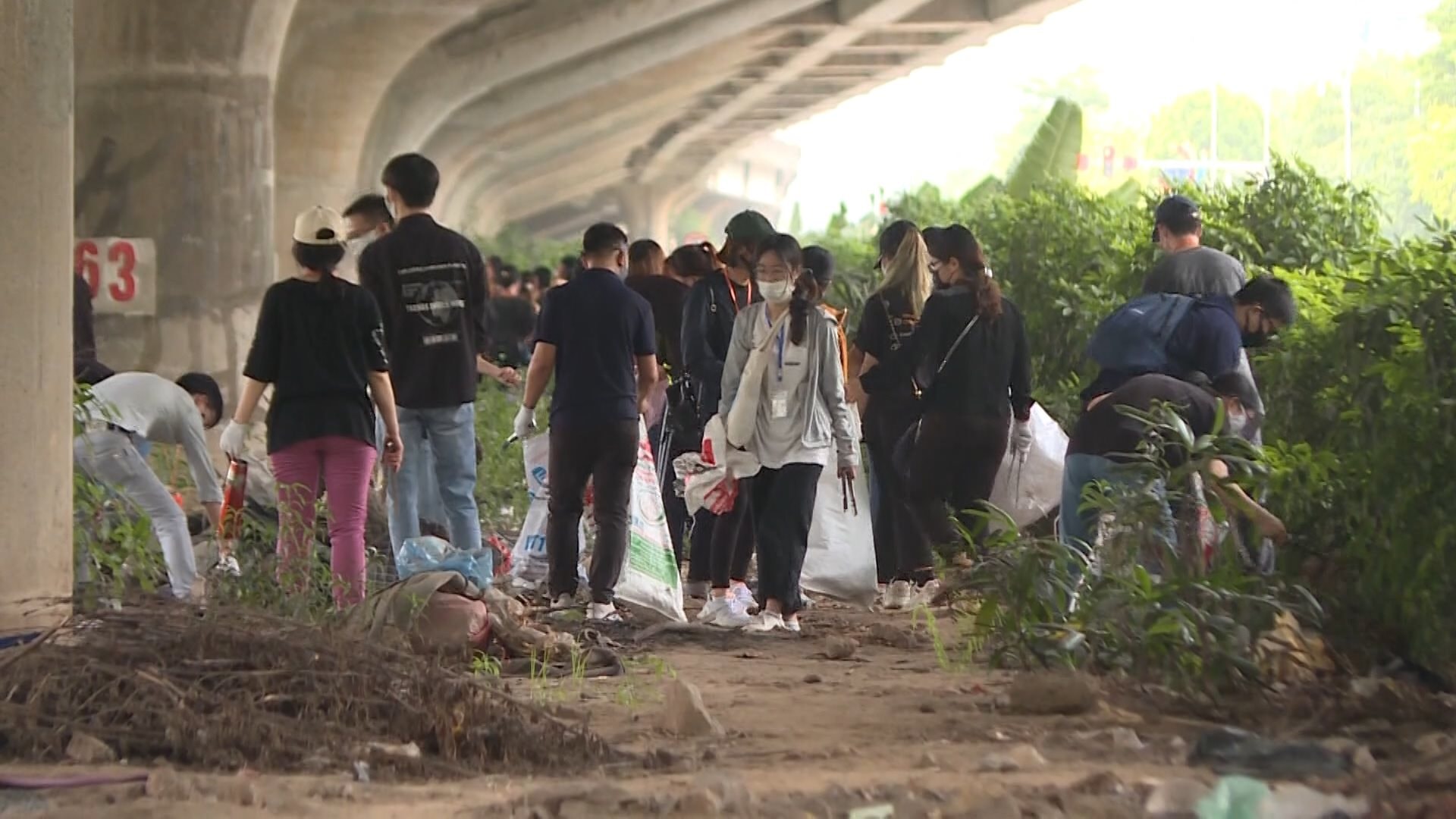 Hiện nay trên khắp mọi miền Tổ quốc đã có rất nhiều những người trẻ cùng những câu chuyện tử tế với môi trường